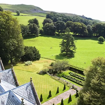 Langcliffe Hall * Settle