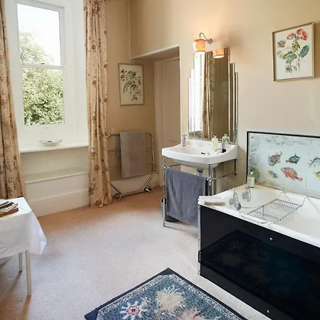 Langcliffe Hall * Settle